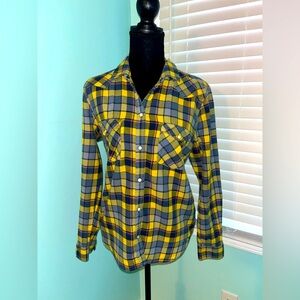 🦅American Eagle Outfitters Plaid Button Down/Size Large